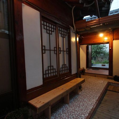 Icos Guesthouse 1 - Female Only Seoel Buitenkant foto